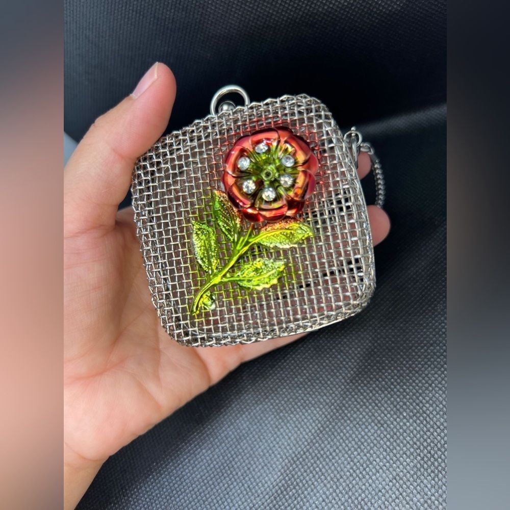 Mini Mesh Bag With Flower Design - Picture 3 of 5
